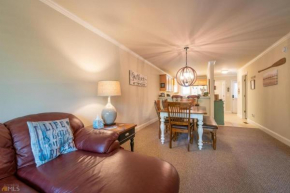 Riverfront home within walking distance of Helen